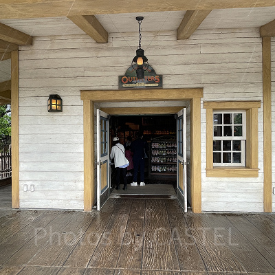 ロストリバーアウトフィッターの隠れミッキー