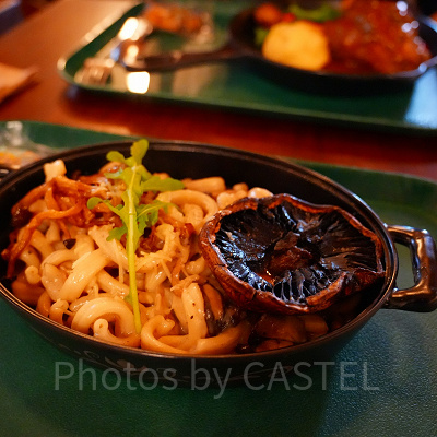 香港ディズニーのアナ雪エリア「ワールドオブフローズン」：ゴールデン・クロッカス・イン