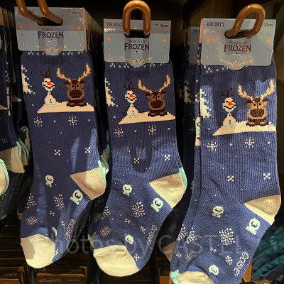 香港ディズニーアナ雪グッズ:オラフ&スヴェン柄ソックス