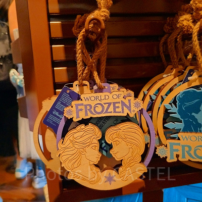 香港ディズニーアナ雪グッズ：スノーギースの刺繍ぬいぐるみ