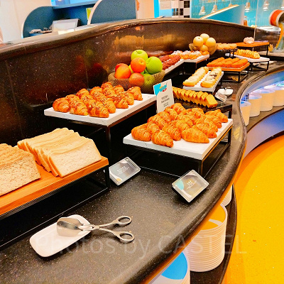 香港ディズニーのインクアンドプレート：パンコーナー