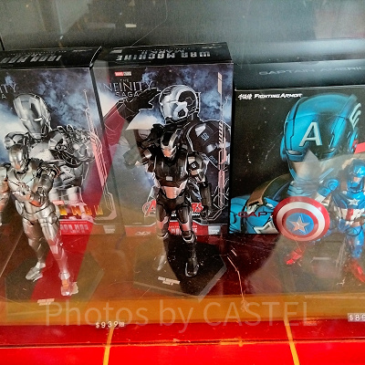 香港ディズニーマーベルグッズ：ダイキャストフィギュアスタンド