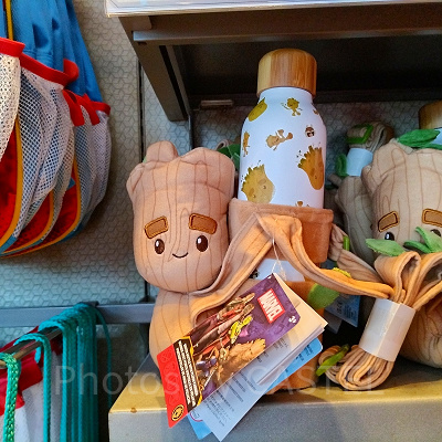 香港ディズニーマーベルグッズ:グルートのドリンクボトル&マスコットカバー