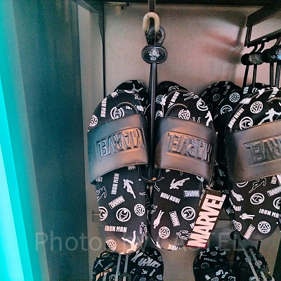 香港ディズニーマーベルグッズ：アイアンマンのサンダル