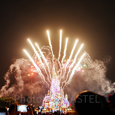 香港ディズニー夜のキャッスルショー：何分前から待つべき？