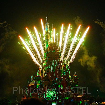 香港ディズニー夜のキャッスルショー：モーメンタス悪役のシーン