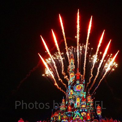 香港ディズニー夜のキャッスルショー：モーメンタスのホールニューワールドシーン