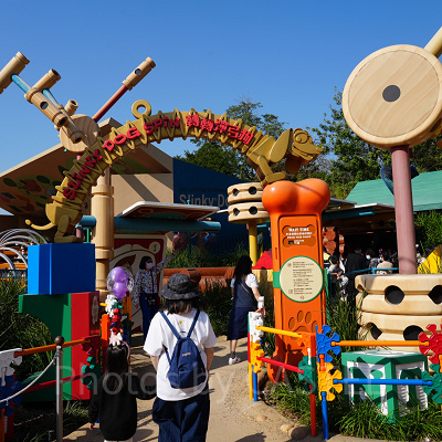 香港ディズニートイストーリーランド：スリンキー・ドッグ・スピン