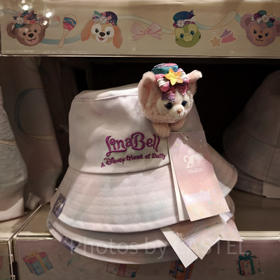香港ディズニー20周年「ダッフィー＆フレンズ・グランドセレブレーショングッズ」：リーナベルのフェイスマスコット付バケットハット