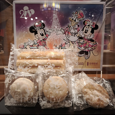 香港ディズニー20周年「ミッキー＆フレンズ・グランドセレブレーショングッズ」：奇華餅家コラボお菓子