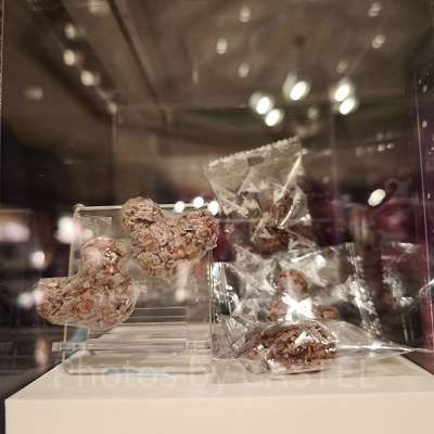 香港ディズニー20周年「ミッキー&フレンズ・グランドセレブレーショングッズ」:チョコレートクランチ缶