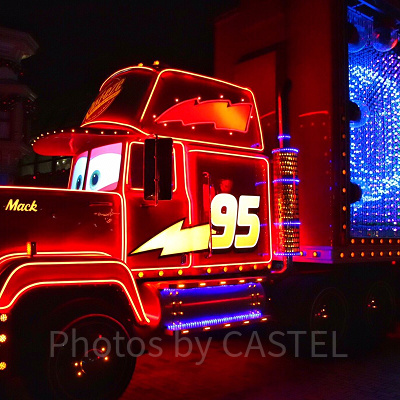 香港ディズニーランドの夜のパレード