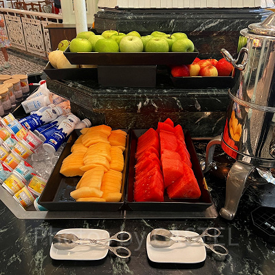 香港エンチャンテッドガーデンレストラン：カットフルーツ