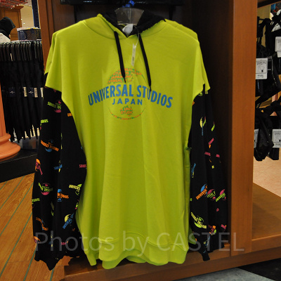 フード付きパーカー