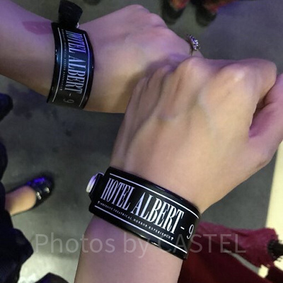 ホテル・アルバートのリストバンド