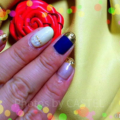 前もってベル風な色とデザインのジェルネイルをしました