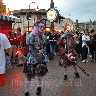 ハロウィーンホラーナイトのアイドルゾンビ