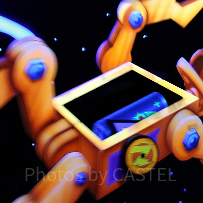 低得点の丸い的を撃つと中から高得点の的が出てくる！