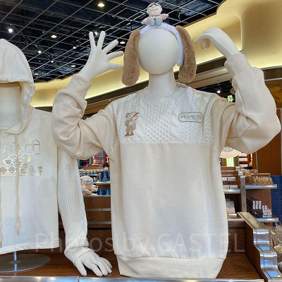 スヌーピーのトレーナー（切り替えニット）／USJクリスマスグッズ2022