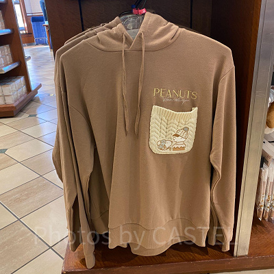 スヌーピーのパーカー（ブラウン）／USJクリスマスグッズ2022