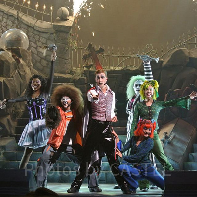 夏は屋内のショーやアトラクションがおすすめ