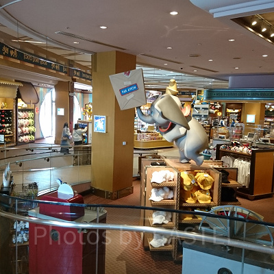 ボン・ヴォヤージュの店内