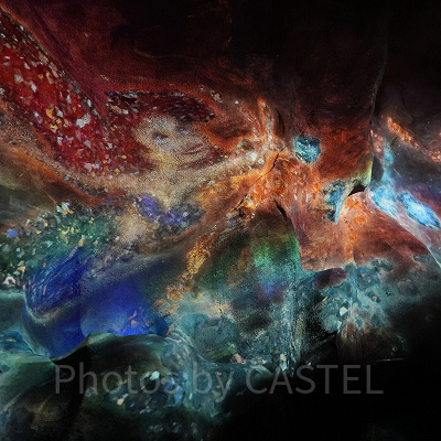 ヴォヤッジ・トゥ・ザ・クリスタル・グロット：光るプリンセスたちの壁画