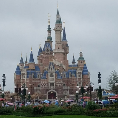 ちょっと小雨が降っていました。中央のキャッスルです