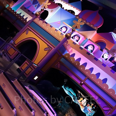 イッツ・ア・スモールワールド