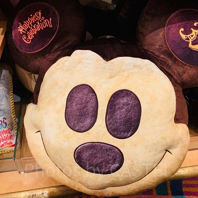 ミッキーパンバッグだけじゃない！クッションも大人気