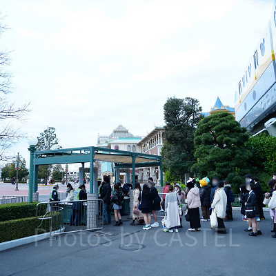 1月ディズニーランド混雑レポ：手荷物検査の列(7:30頃)