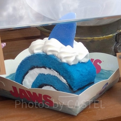 JAWSがくるぞ!~クリームソーダ・ロールケーキ~