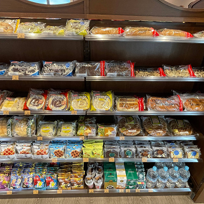 ジョイフルスプリングスの商品③パン