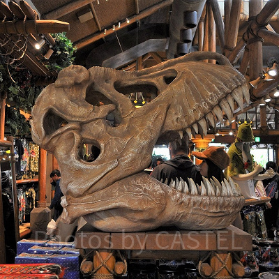 ジュラシックパークアウトフィッターズの装飾／恐竜の骨