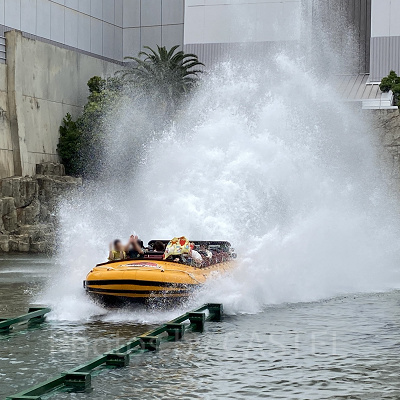 ジュラシック・パーク・ザ・ライド：びしょ濡れ注意！