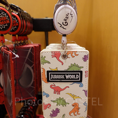 ジュラシック・ワールド　総柄パスケース