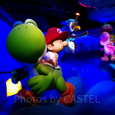 カメック（中央）