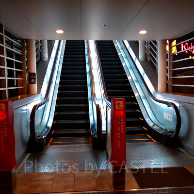 キッザニア甲子園のエスカレーター