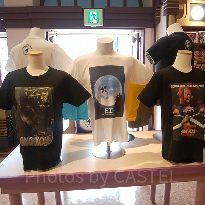 左がキングコングのTシャツ（3,900円）