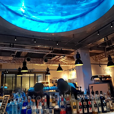 神戸ポートミュージアムのフードホール