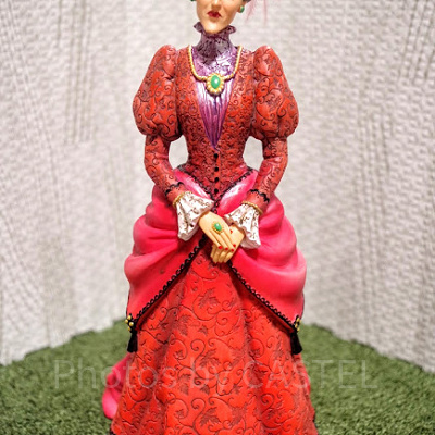 トレメイン夫人のフィギュア