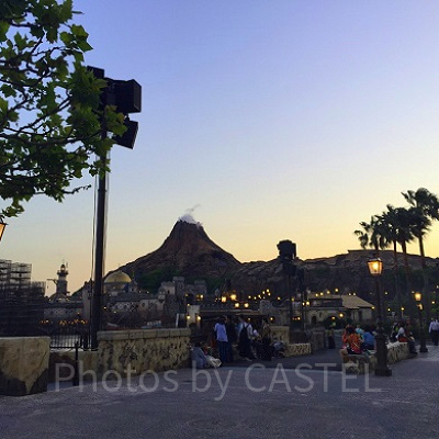 プロメテウス火山のある風景