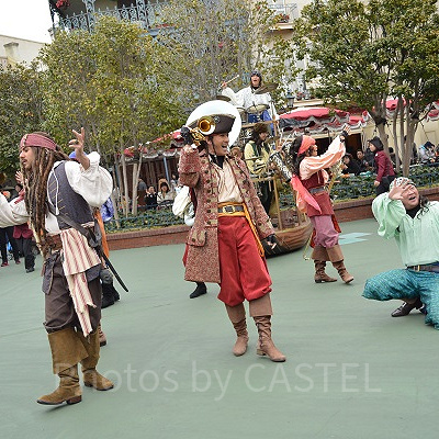 伝説の海賊キャプテン・ジャック・スパロウが『パイレーツ・ブラス』に合流することがあります