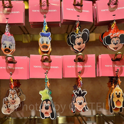 実写キャラクターイヤリング1