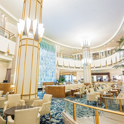 ロビーラウンジ「クリスタルムーブメント」