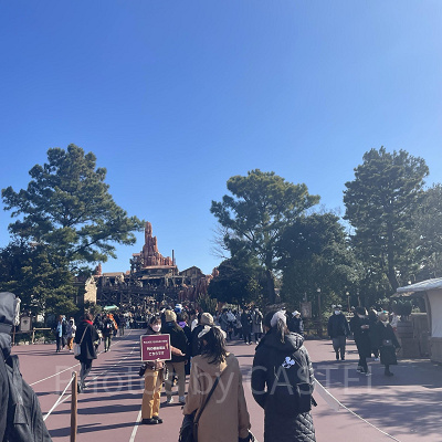 ディズニーランド混雑状況の現地レポート：ウエスタンランドではビッグサンダーマウンテンに長蛇の列が！