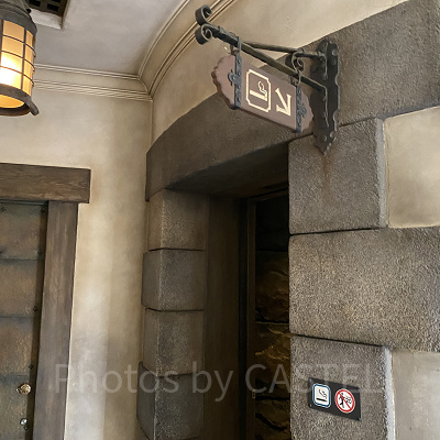 フォートレス・エクスプロレーションの「ルネサンス号」周辺にあります