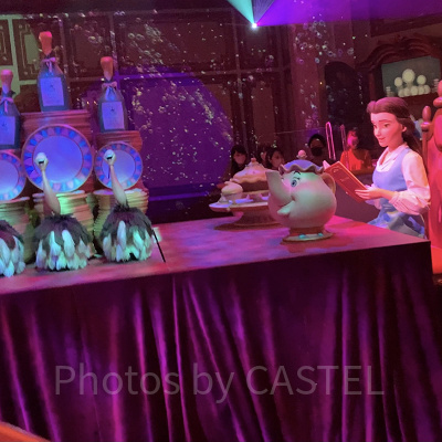 ひとりぼっちの晩餐会（ダイニングルーム）