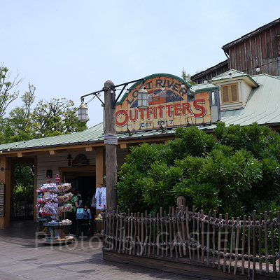 ロストリバーアウトフィッター（東京ディズニーシー）