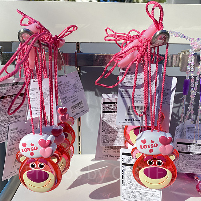 ロッツォの光るペンダント